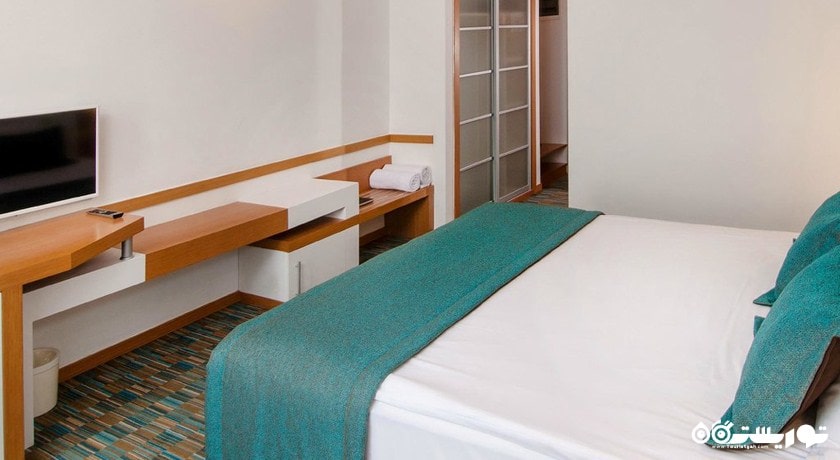 تخت بزرگ اتاق استاندارد